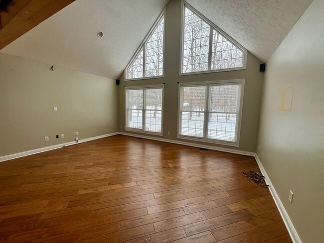 Building Photo - Gorgeous brick home with room to roam!