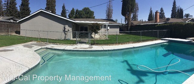 Building Photo - 4 br, 2.5 bath House - 26545 Mulanax Drive