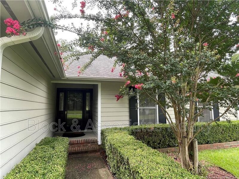Primary Photo - 673 Georgetown Cir