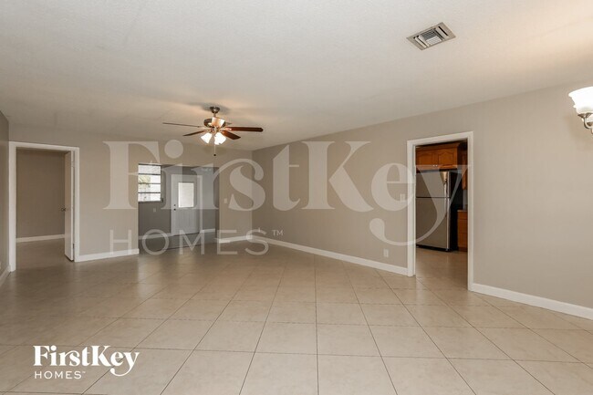 Building Photo - 2200 N 55th Ave