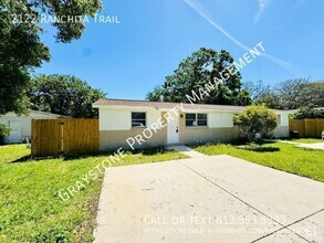 Building Photo - 2122 Ranchita Trail