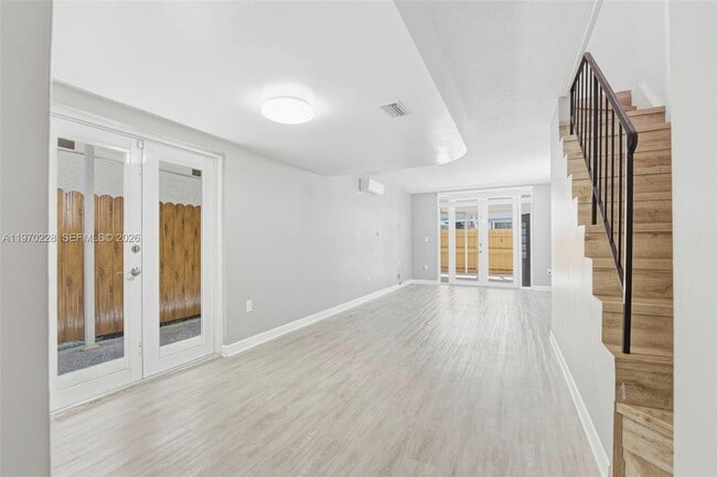 Foto del edificio - 1096 W 42nd Pl