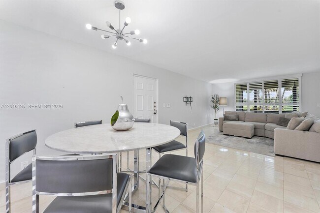 Building Photo - 7225 Promenade Dr