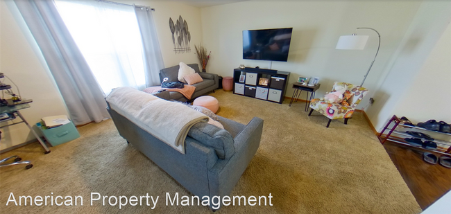 Building Photo - 3 br, 2.5 bath House - 2702 Buttonwood Dr.