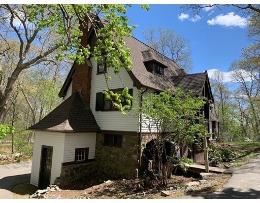 Building Photo - 243 Newburyport Turnpike