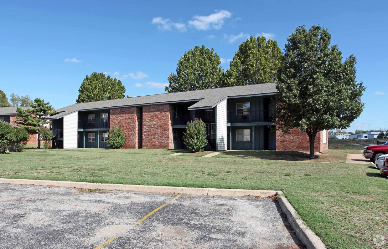Isabella at Norman Apartments Apartments at 1938 Fillmore Ave Norman