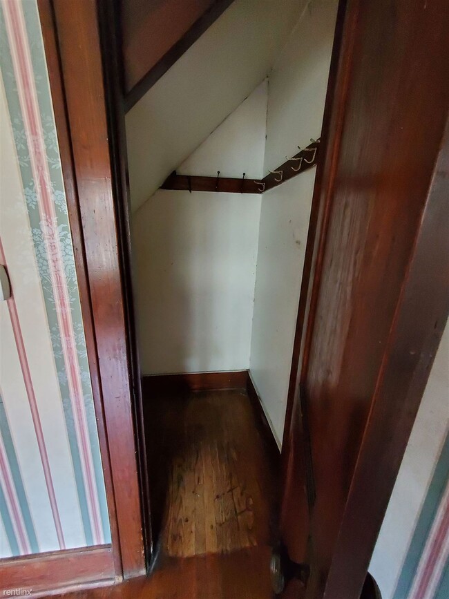 Building Photo - 2 br, 1 bath  - 923 W Mishawaka Ave