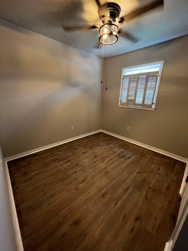 Building Photo - 6650 Zeigler Blvd