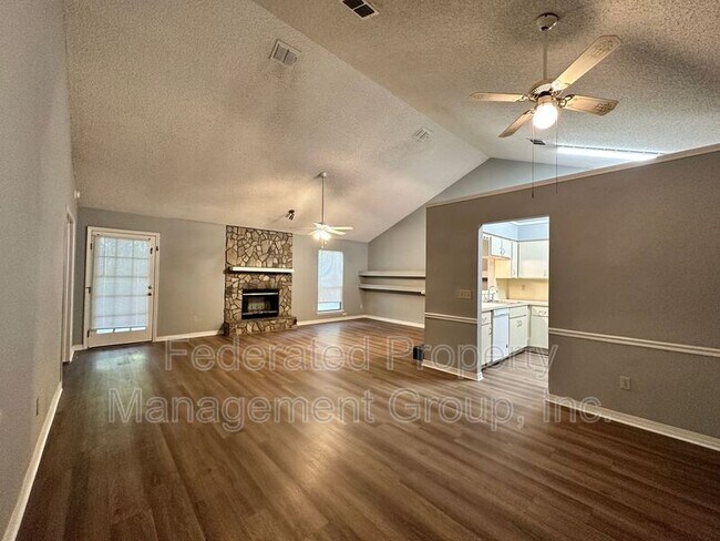 Foto del edificio - 1680 Sandy Hollow Loop