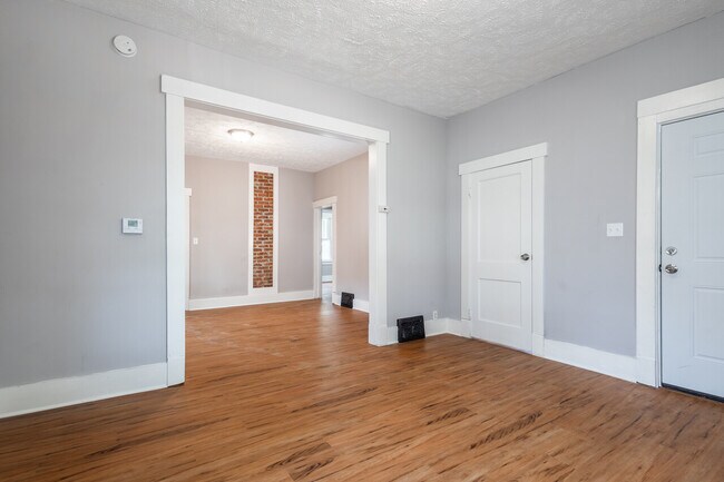 Building Photo - 1442 Plum Street