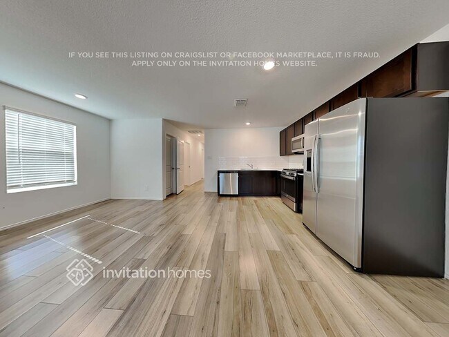 Foto del edificio - 3200 Crestone Dr