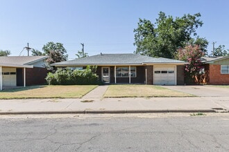 Building Photo - 2505 52nd St