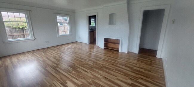 Front room - 2827 Cottonwood Ave