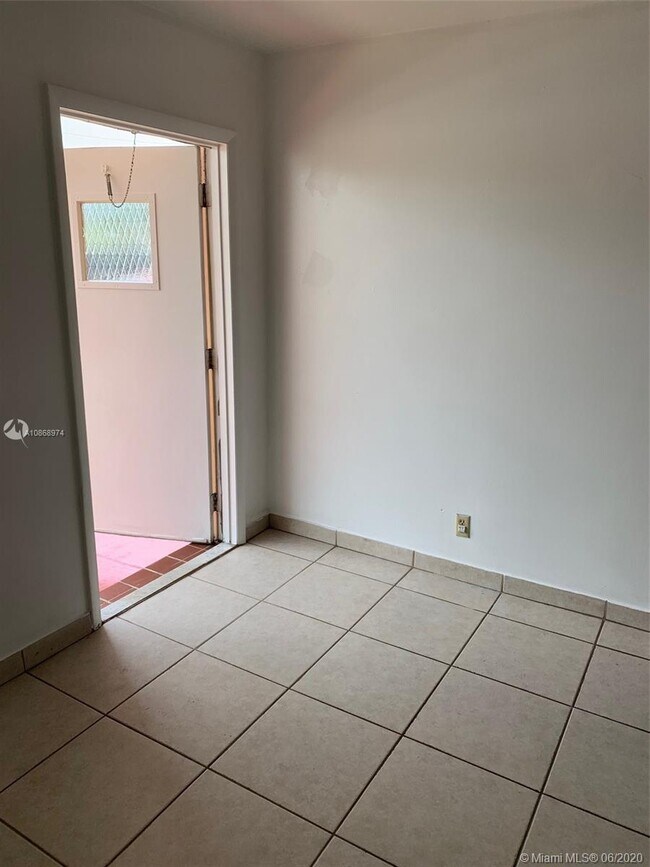 Foto del edificio - 2530 Pierce St