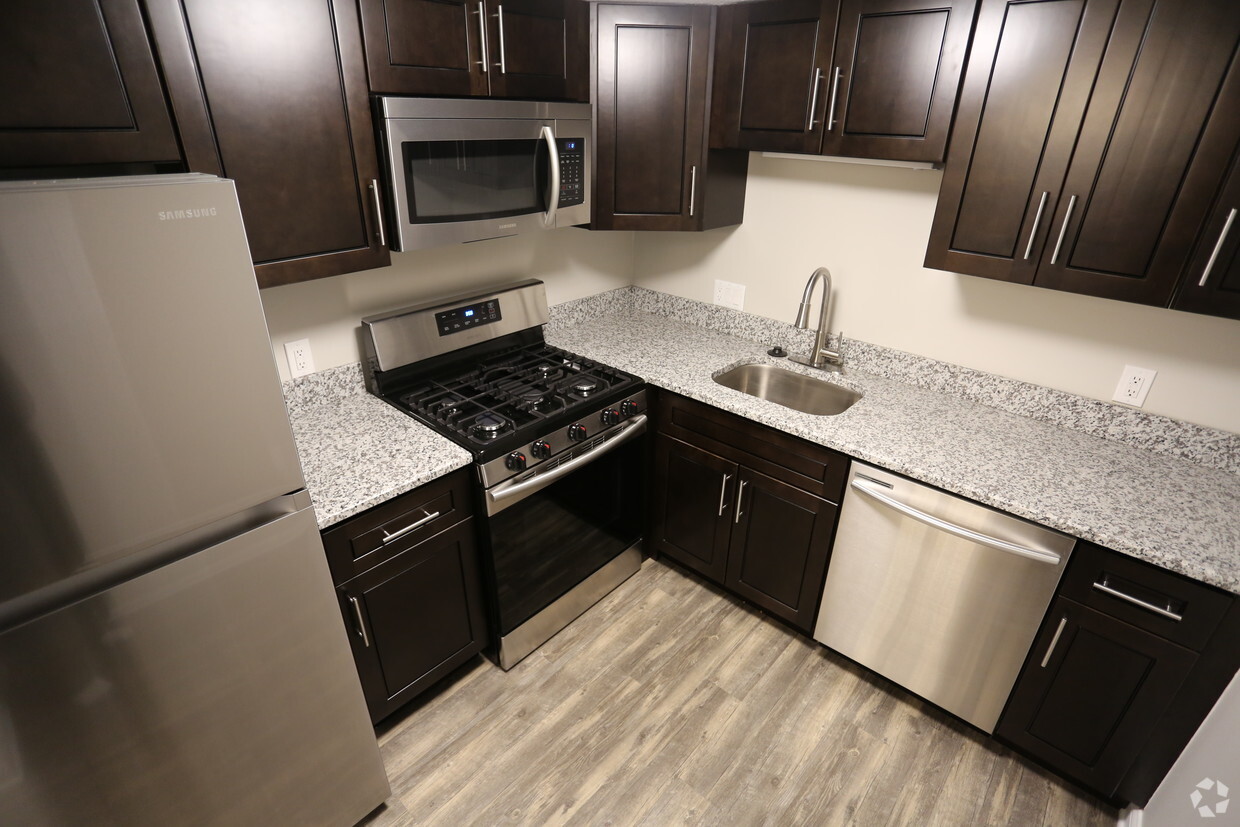 Renovated Kitchen - Cross Creek Apartments