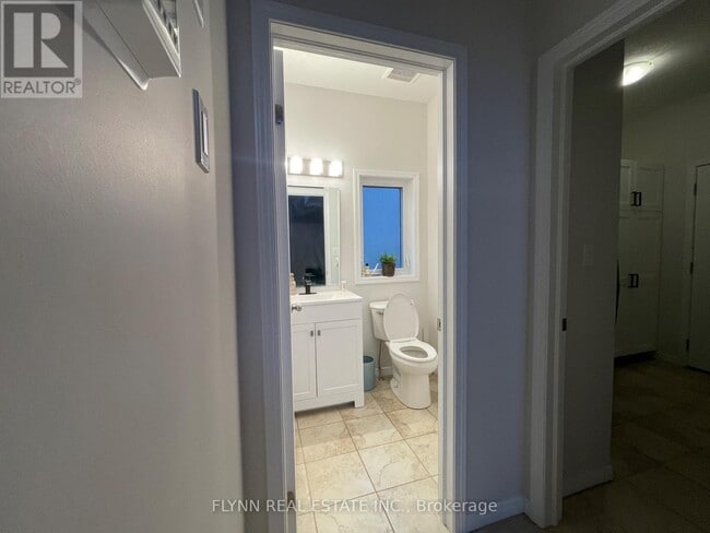 Photo du bâtiment - 246 Woodway Trail