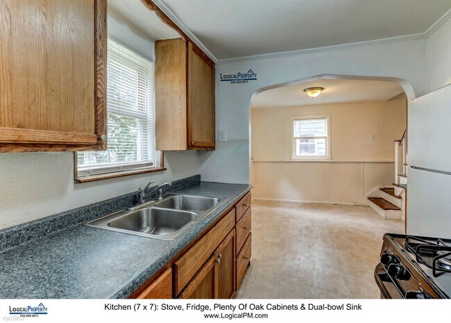Foto del edificio - 3 br, 1 bath House - 587 E Madison Ave