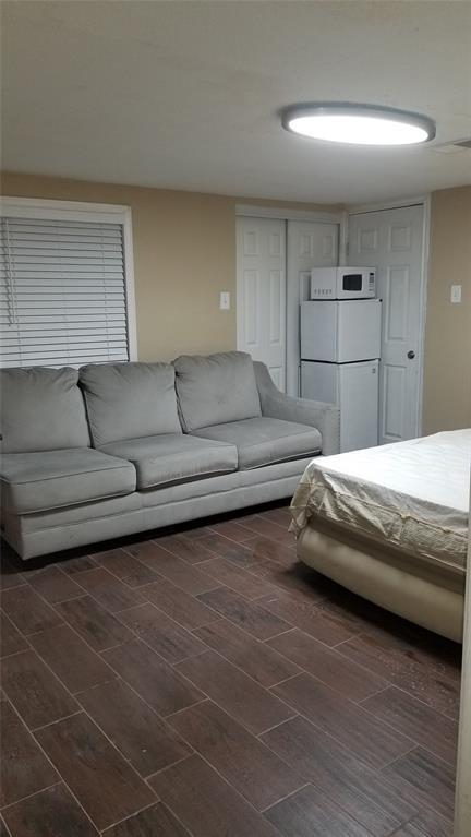 Foto del edificio - 5631 Belarbor St