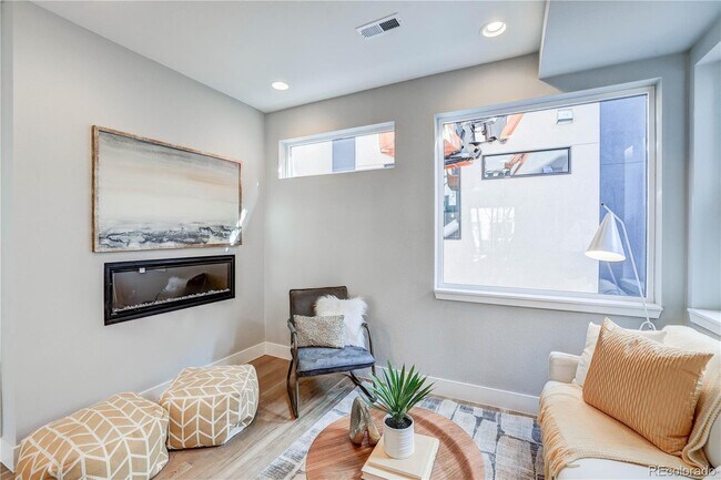 Building Photo - 3826 Zenobia St
