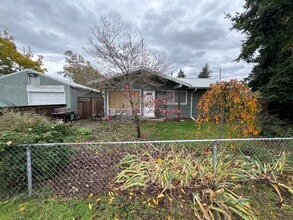 Building Photo - 5530 SE 99th Ave