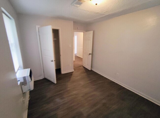 Foto del edificio - 293 N Manassas St