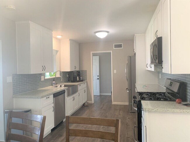 Foto del edificio - COMING SOON!! ***BEAUTIFUL 3 BEDROOM 2 BATH AVAILABLE IN SAN DIEGO***