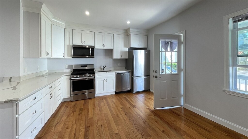 Primary Photo - 11 N Milton St