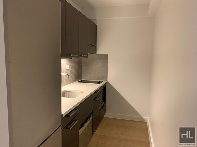 Building Photo - East 39th Street