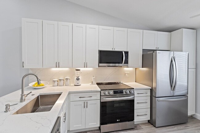Building Photo - 128 Moccasin Trail S