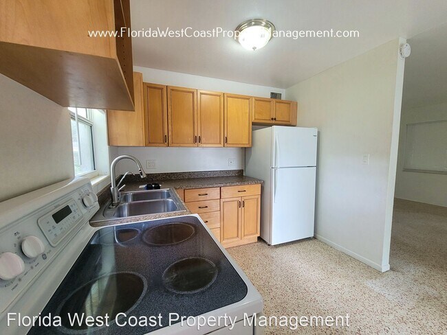 Building Photo - 2 br, 1 bath House - 2467 Hyde Park St