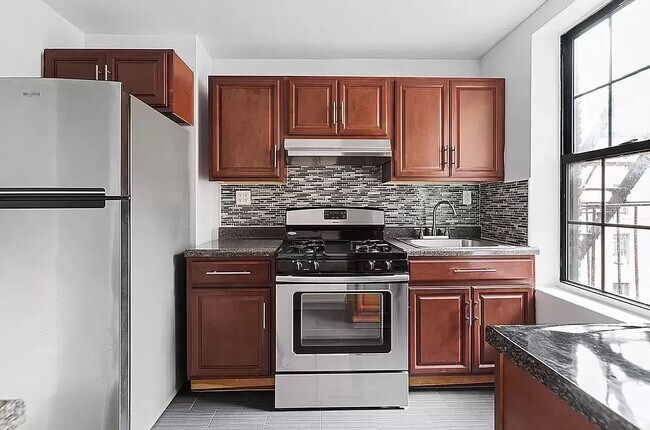 Foto del edificio - 246 West 150th Street