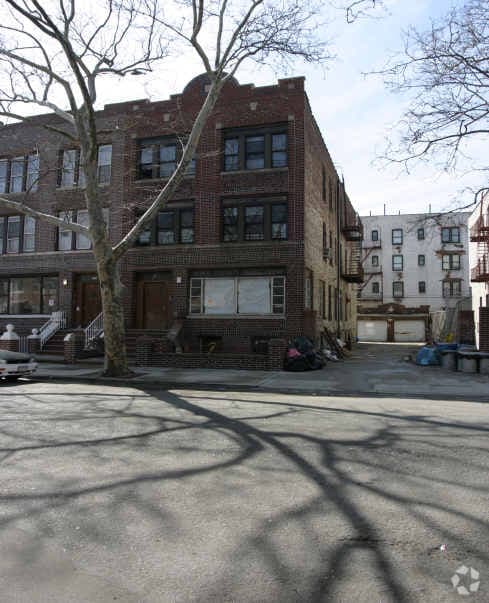 Primary Photo - 452 E 95th St