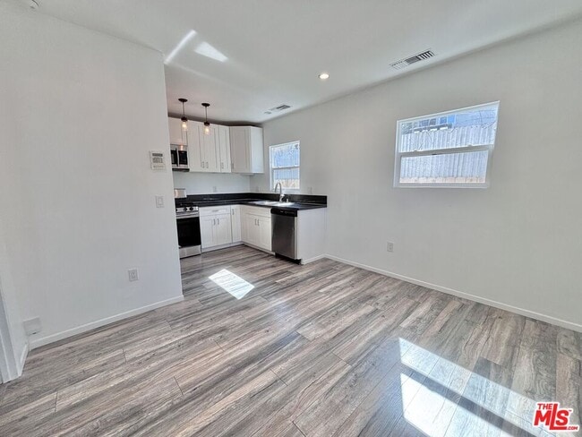 Foto del edificio - 3774 S Gramercy Pl