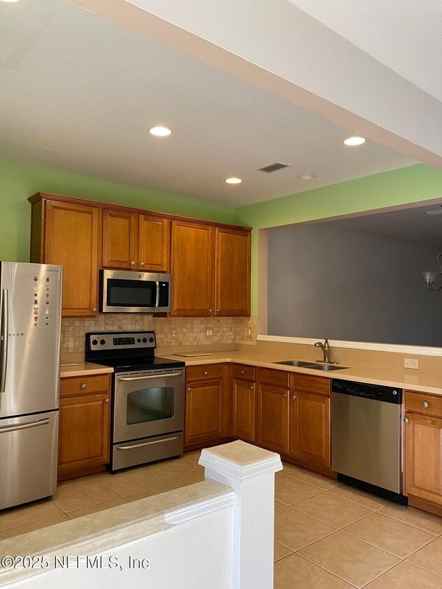 Foto principal - 4204 Crownwood Dr