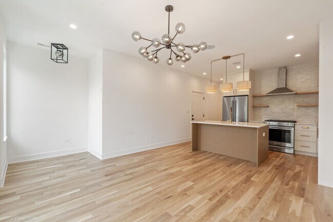 Foto del edificio - 2122 W 18th Pl