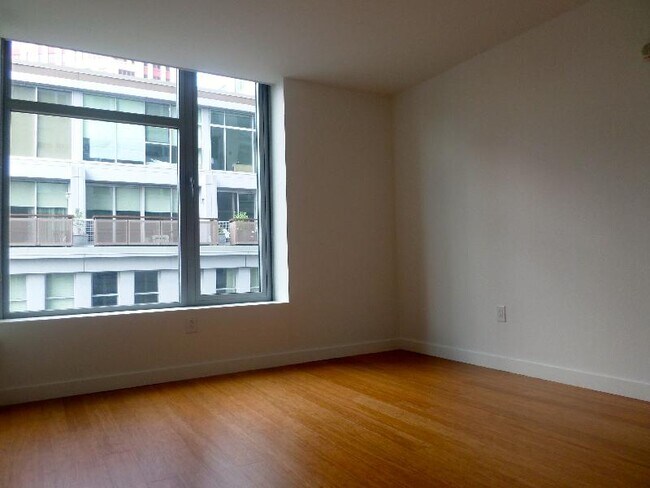 Foto del edificio - 125 Kingston St