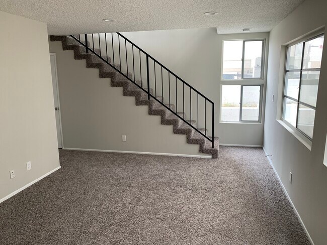 Sala de estar de la planta baja - 813 15th St