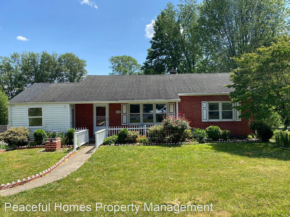 Primary Photo - 4 br, 2 bath House - 1766 Linwood Ave
