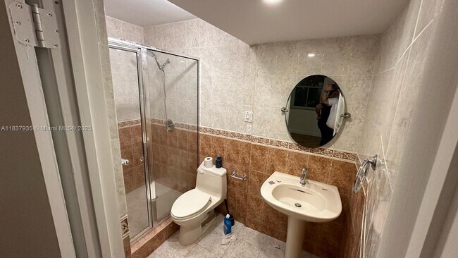 Foto del edificio - 8680 NW 3rd Ln
