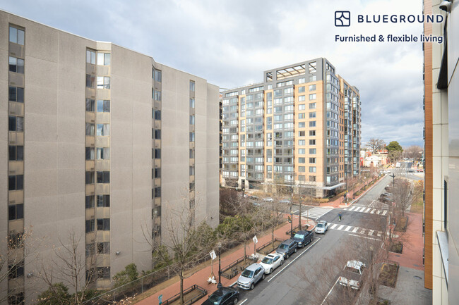 Foto del edificio - 1011 4th St NW