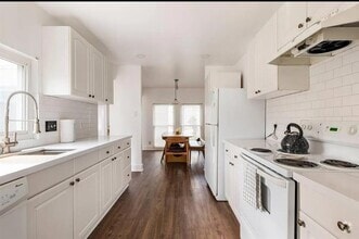 Building Photo - 2709 Parker Ln