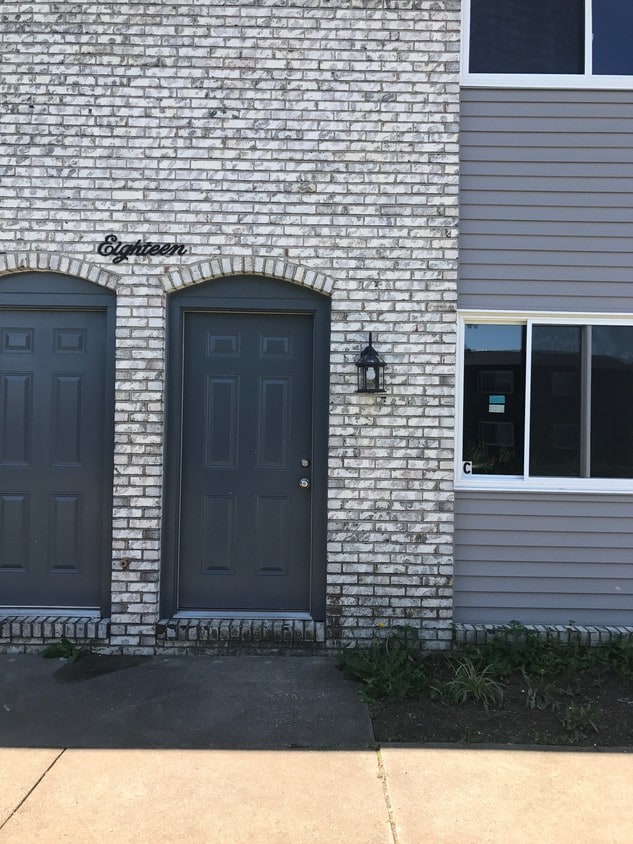 18 Sarpy Rd Unit C, Belleville, IL 62221 Apartment for Rent in Belleville, IL