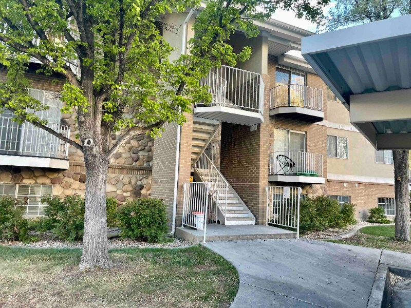 Foto principal - 1303 Riverside Ave