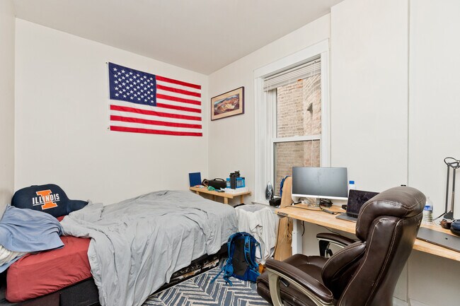 Foto del edificio - 3712 N Racine Ave