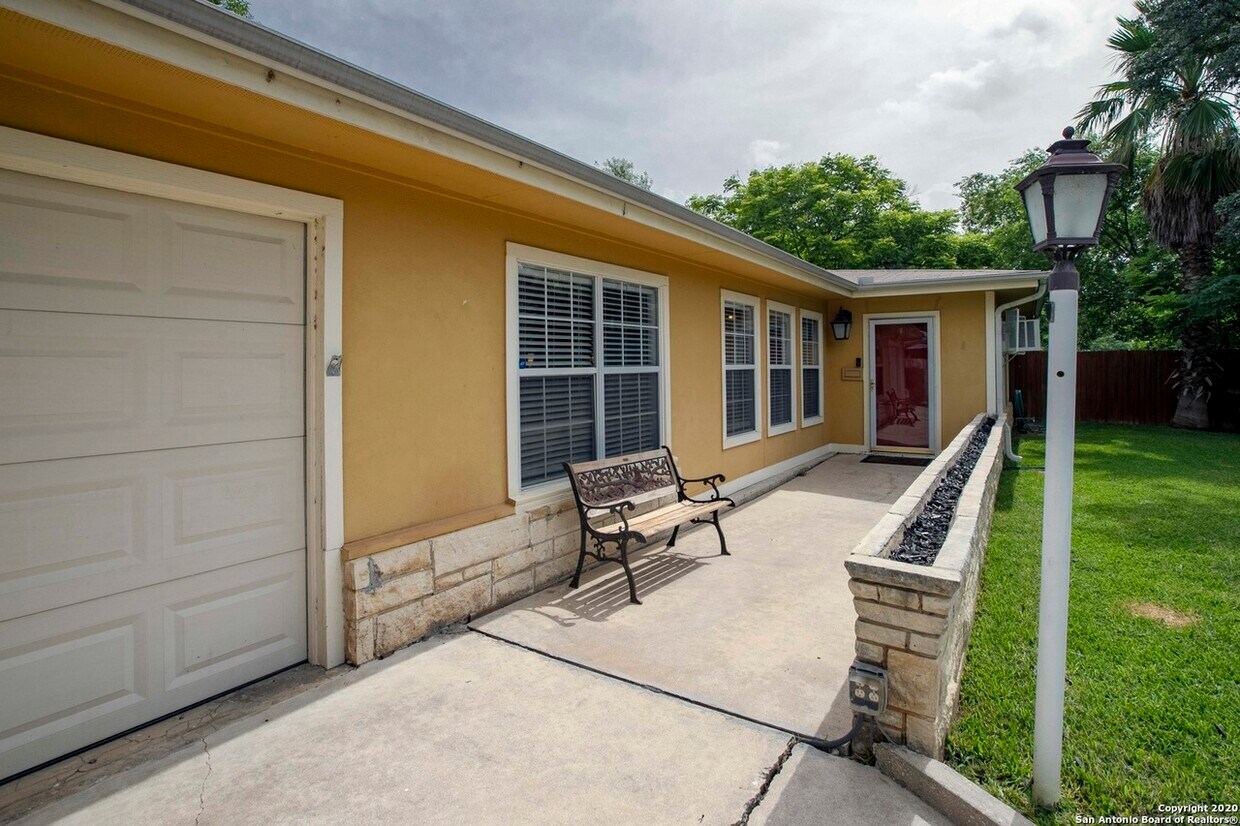 Foto del edificio - 2441 W Mulberry Ave