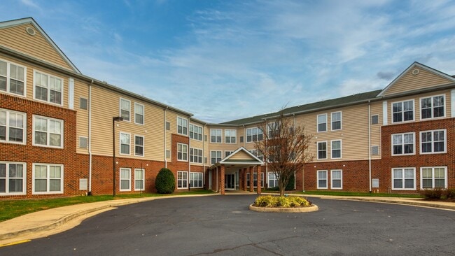 Sandston Plateau Senior Apartments - Building Exterior - Sandston Plateau Senior Apartments