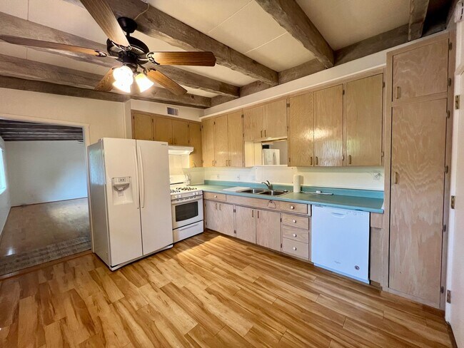 Foto del edificio - Unfurnished Long-term rental, Procure Only