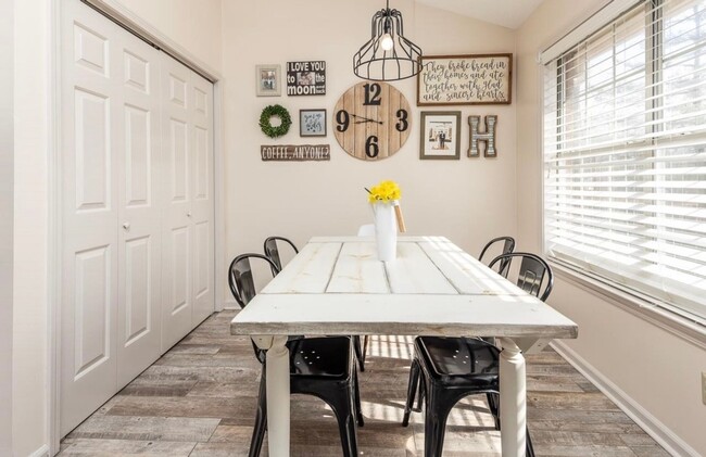 Building Photo - Spacious 3BR House in Bartlett