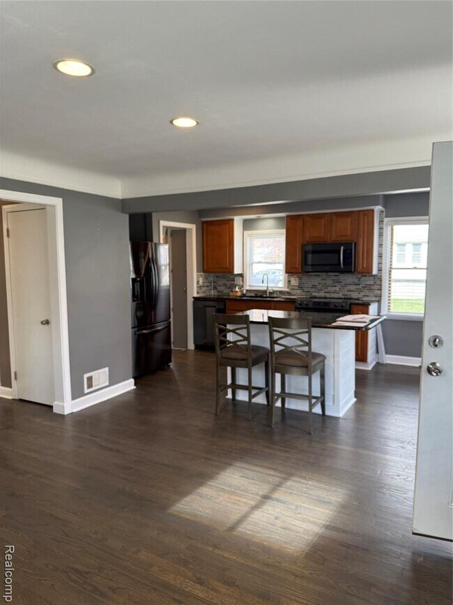 Foto del edificio - 2729 Kipling Ave