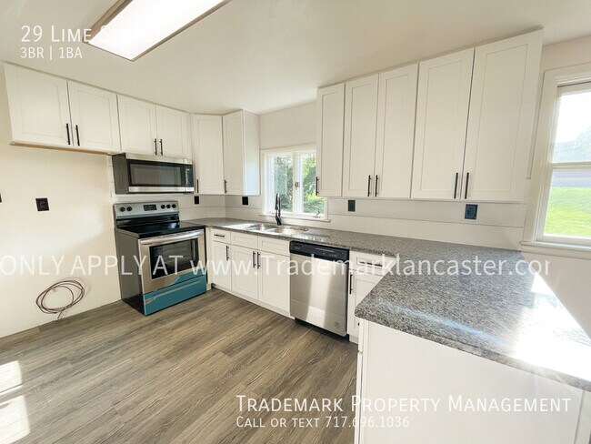 Building Photo - Very Nice Detached Home